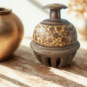 A1006 - Vintage Elephant Claw Bell