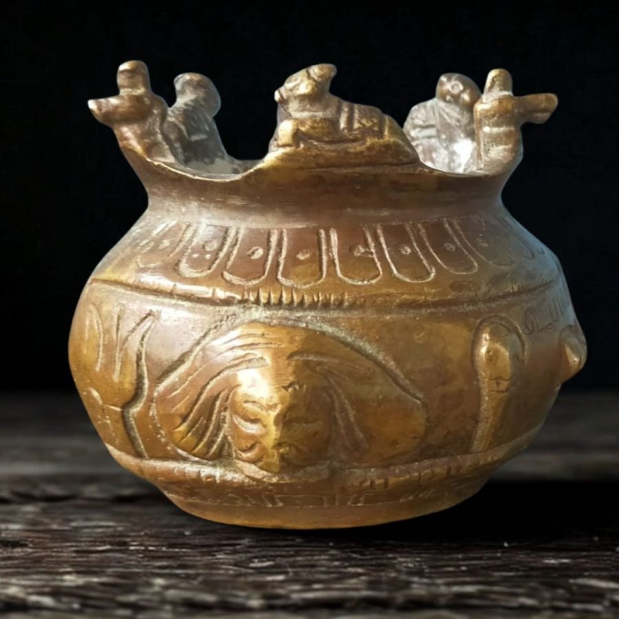 A1020 - Vintage Brass Tikka Bowl