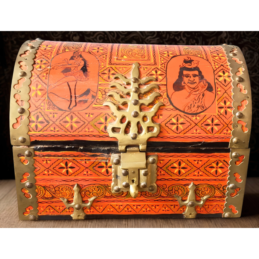 O1018 -  Vintage  Lacquer Wooden Jewellery Casket